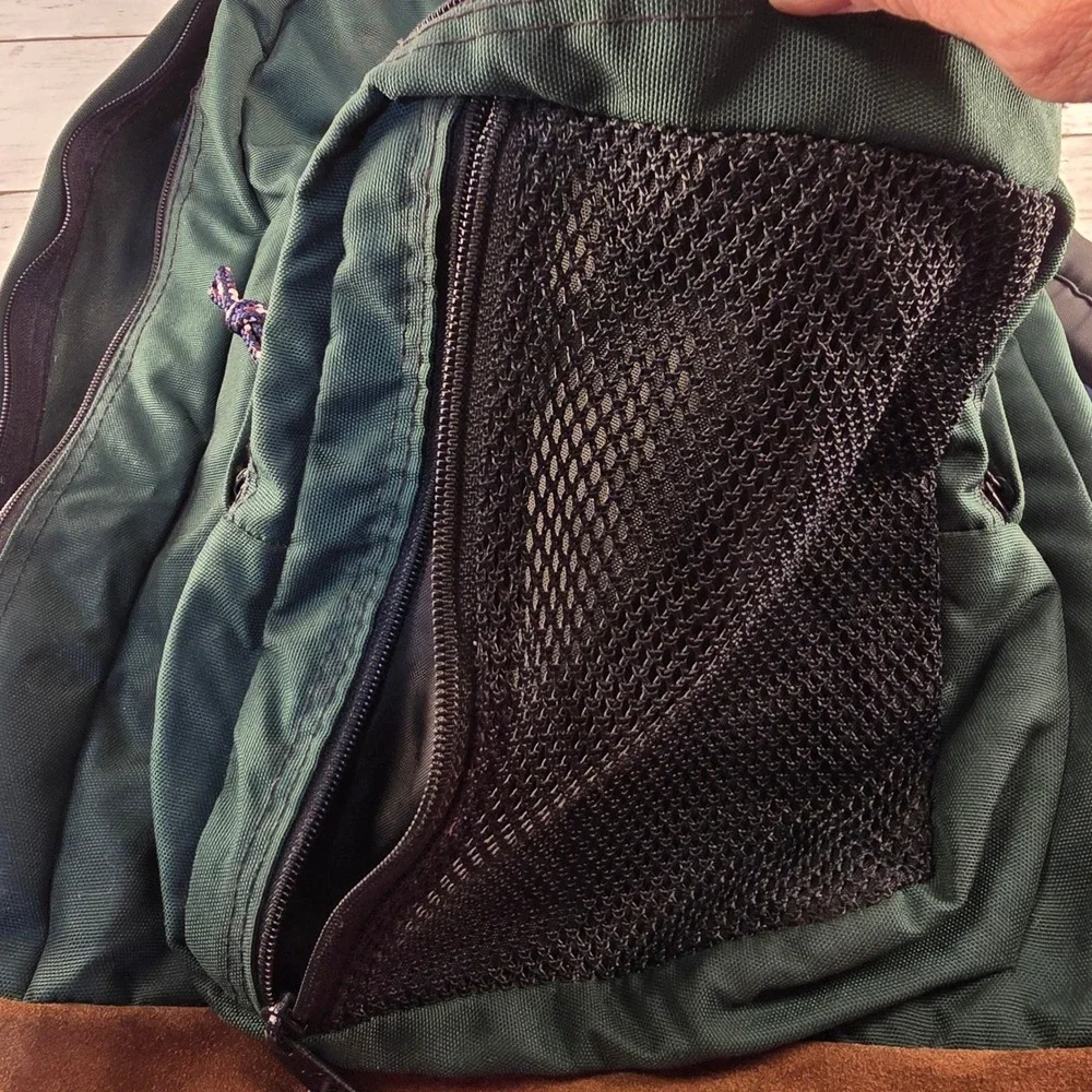 VTG 90's JanSport Backpack Forest Green Canvas Suede Leather Bottom Mesh Pocket